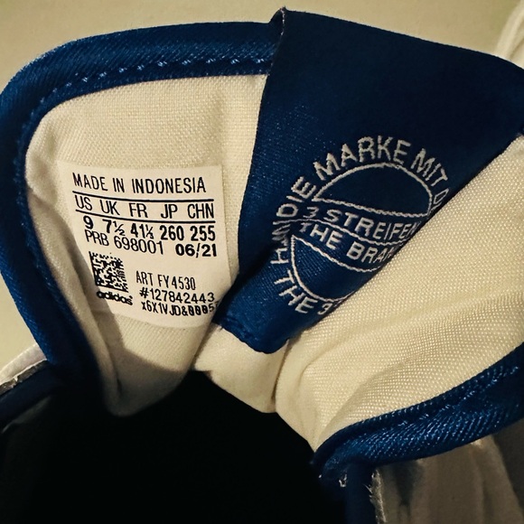 Adidas Royal/White Platform - Picture 7 of 10